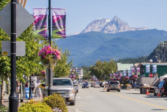 https://www.squamishreporter.com/wp-content/uploads/2022/03/squamish-dtn-downtown-540x365.jpg